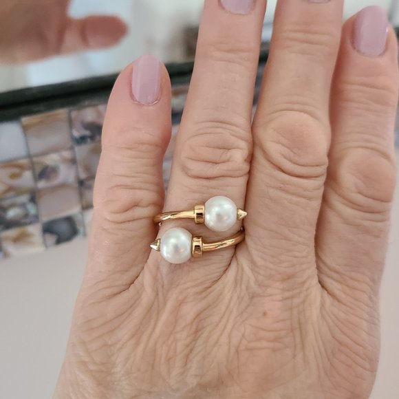 Jewelry - Costume jewelry ring